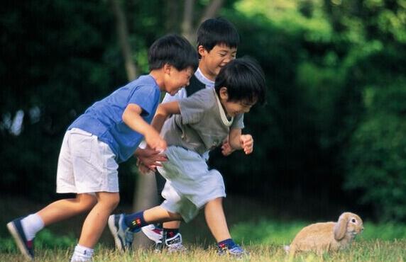 宝宝出生后的5个发育关键期,家长千万别忽略!