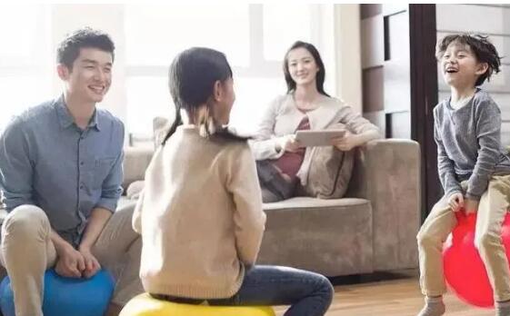 兄弟姐妹长大以后“反目”,多与父母教养有关