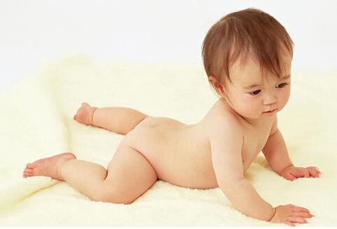 宝宝打嗝很难受,六招有效预防宝宝打嗝