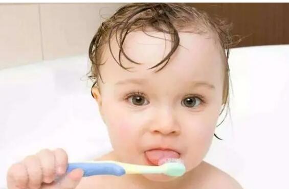 宝宝多大可以刷牙?需要注意哪些问题?