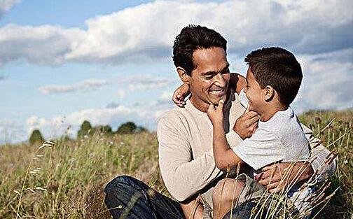 男孩成长的三个重要阶段,父母应该注意什么?