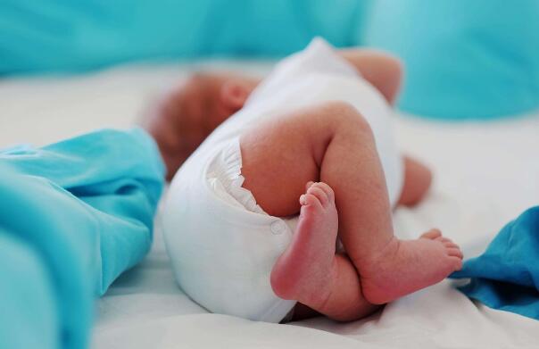 如何正确帮助宝宝戒掉夜间尿不湿?这些错误行为,家长要引以为戒!