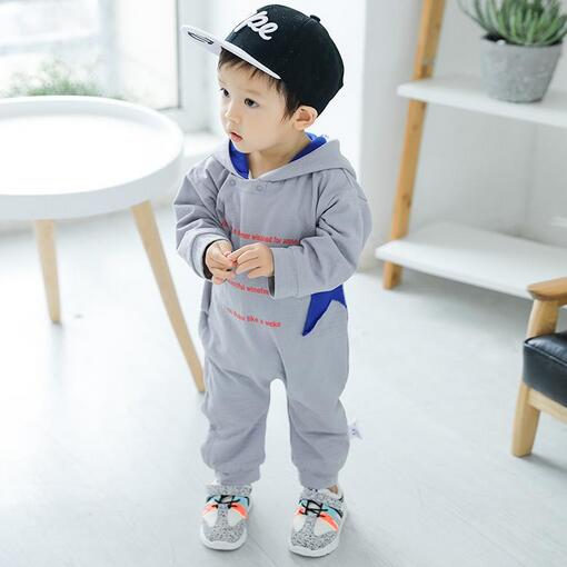 如何给孩子挑选适合的衣物?这五件无论如何也不能给孩子穿!