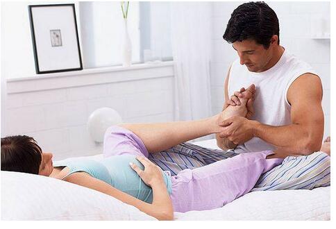 孕晚期缓解手脚水肿,试试这四个方法!