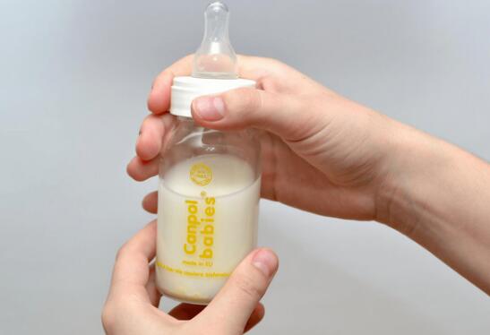 冲调奶粉也是一门学问!这六个误区爸妈别踩雷哦!