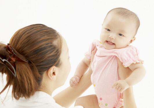 宝宝有这几个表现,说明娃已经认出你啦!乘胜追击,锻炼宝宝认知能力!