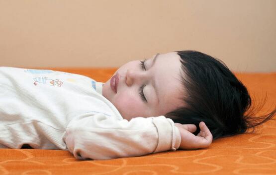 宝宝为什么会夜醒?找准原因,才能合理应对!