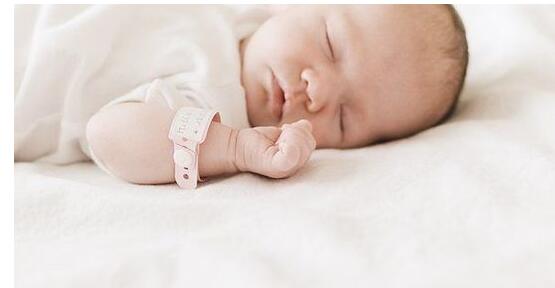 新生儿大便偏稀未必是腹泻,看完你就知道了!