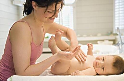 宝宝排绿便的四个原因,家长了解后不用太担心!