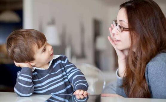 想要锻炼宝宝的语言能力,父母的干预及引导很重要!