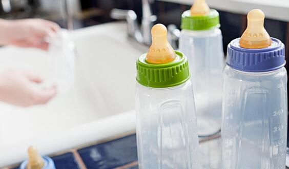 宝宝奶瓶使用注意事项,爸妈们快记下来!
