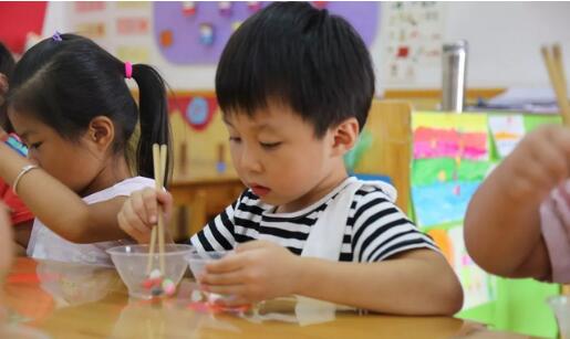 培养0-3岁宝宝注意力,可以玩这几个小游戏!