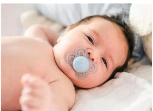 关于宝宝安抚奶嘴的那些事,爸妈心里一定要有数!