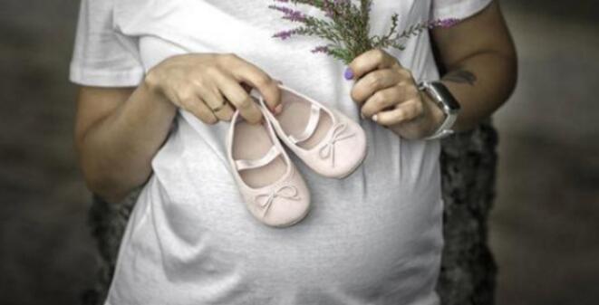 宝宝是在预产期前还是后出生?出现这五种情况,多半会提前发动