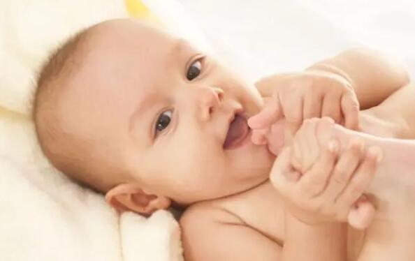 宝宝免疫力差的三个时期!粑粑麻麻们要知道