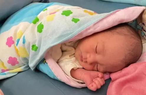 宝宝缺钙或缺锌?现在看出来还不晚!