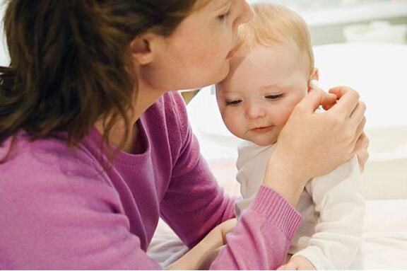 最伤宝宝耳朵的六个行为,家长们别再做了