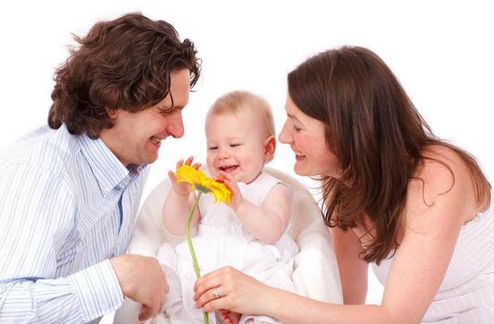 想让宝宝变得更加聪明,八个简单方法家长学起来