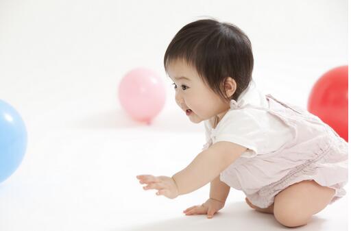 婴儿学爬行时的常见问题有哪些?