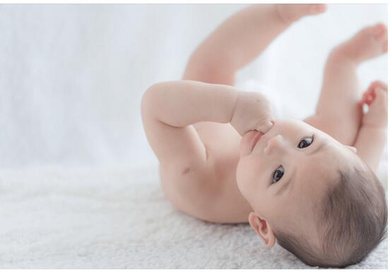 宝宝为什么喜欢吃手?妈妈一定要懂的育儿心理