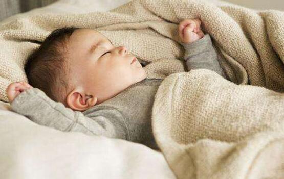 新生宝宝睡觉时间有讲究,掌握这三点,养成睡眠好习惯