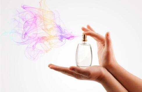 ��������ζ�Ա����к����ö��ͥ������